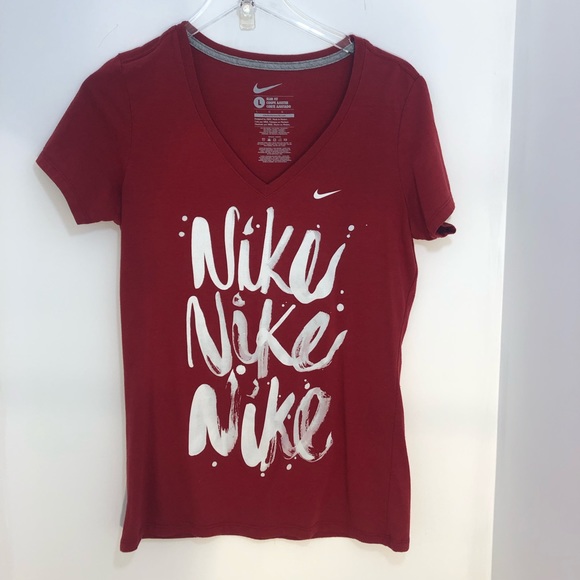 nike graphic tees